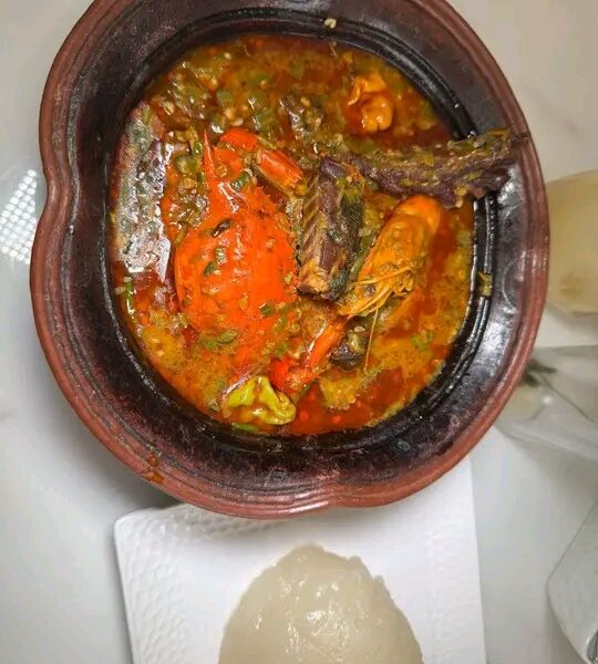 Placali sauce gombo + crabe+ poisson