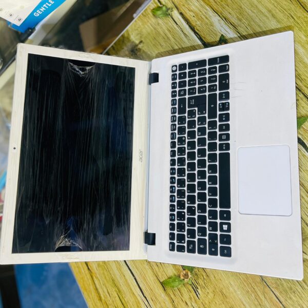 ACER tactile i3 5005U HDD 1000go Ram8go