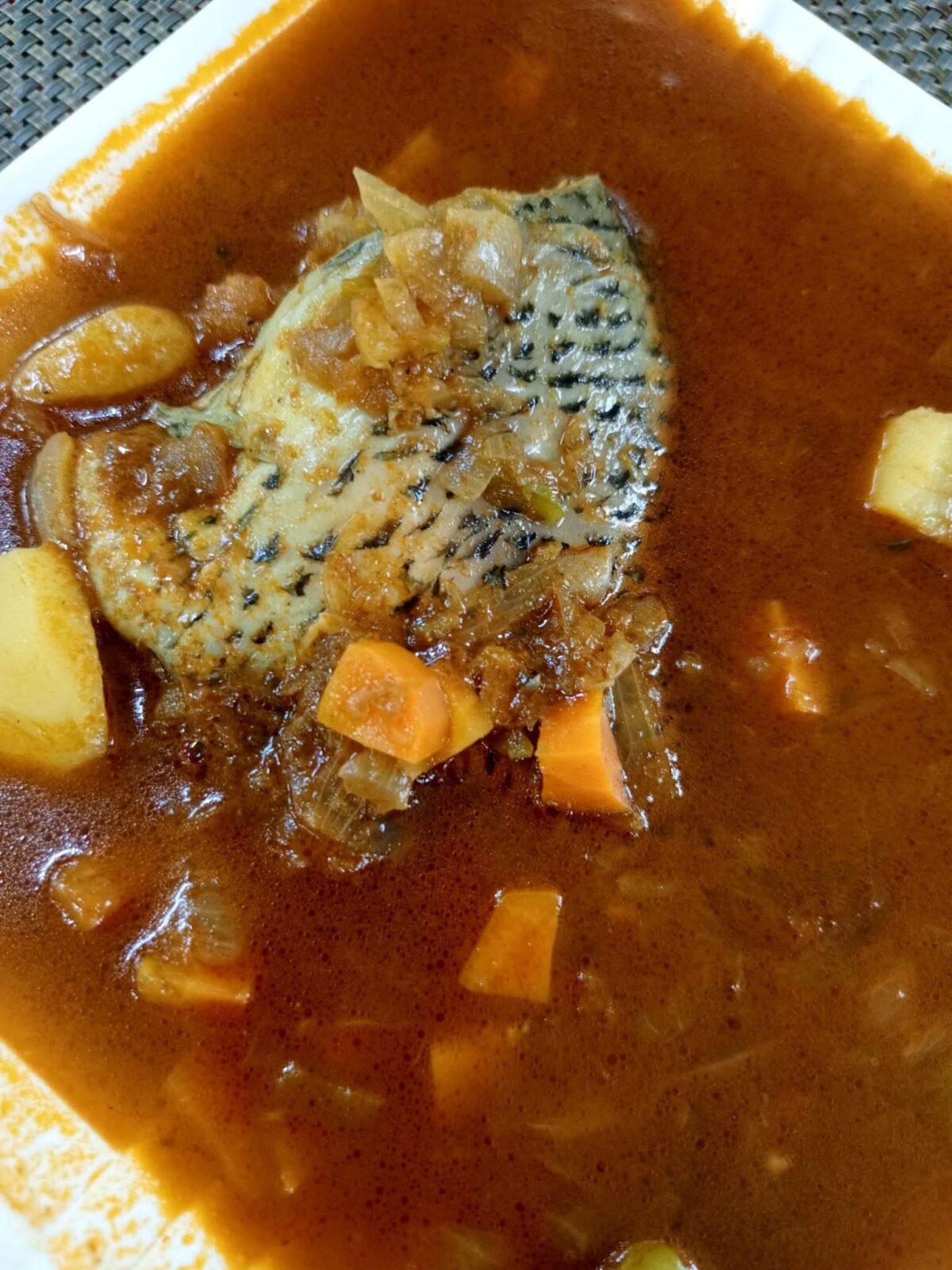Soupe de poissons sauté – Image 1