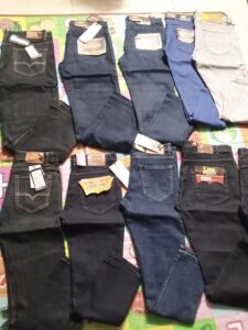 Jeans neufs de bonne qualité disponible