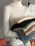 Pull colle roulé mixte – Image 3