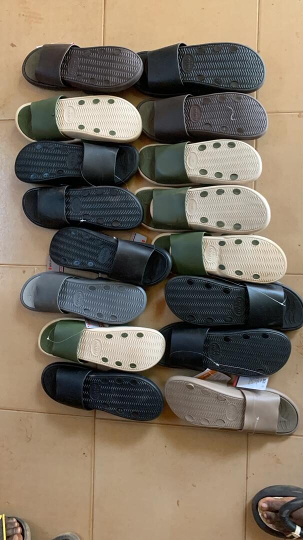 cropped-IMG-20260206-WA0018-2.jpg Claquettes _LOFUS – Image 1