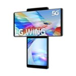 Le LG Wing 5G est un smartphone innovant doté d'un écran rotatif unique, formant un "T" pour révéler un deuxième écran de 3,9 pouces sous un écran principal OLED de 6,8 pouces. Sorti en 2020 avec la 5G, il offre un triple appareil photo de 64 MP avec un mode "gimbal" (stabilisateur) vidéo, 8 Go de RAM, et un processeur Snapdragon 765G. Caractéristiques principales : Design Rotatif (Swivel) : L'écran principal pivote à 90 degrés pour le multitâche (vidéo en haut, contrôles en bas). Écrans : Principal de 6,8" P-OLED (1080 x 2460) et secondaire de 3,9" OLED. Appareil Photo : Capteur principal 64 MP (OIS), ultra-grand-angle 13 MP, et un ultra-grand-angle "gimbal" dédié de 12 MP pour une stabilisation vidéo supérieure. Caméra selfie rétractable de 32 MP. Performances : Processeur Qualcomm Snapdragon 765G 5G, 8 Go de RAM, et 256 Go de stockage (extensible via microSD). Batterie et Poids : 4 000 mAh. Poids de 260g (considéré comme lourd). Logiciel : Lancé sous Android 10, mis à jour jusqu'à Android 12. YouTube YouTube +6 Bien qu'il offre une expérience unique pour la création de contenu vidéo et le multitâche, c'était le dernier téléphone phare de la division mobile de LG avant sa fermeture. Il est principalement apprécié aujourd'hui pour son aspect innovant et ses capacités de prise de vue – Image 3